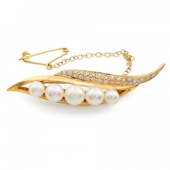 18ct Gold Cultured Pearl/Diamond Bar Brooch